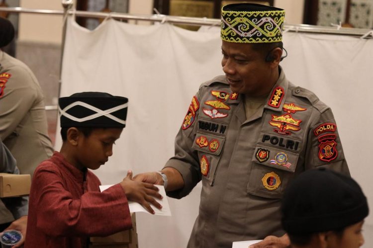 Bidpropam Polda Kaltim Gelar Doa Bersama dan Santunan Anak Yatim di Masjid Al-Ikhlas