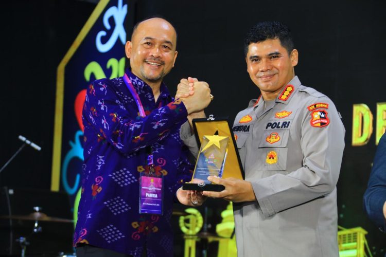 Polri Raih Juara Kategori Booth Terfavorit di Kampung Hukum 2025 Mahkamah Agung