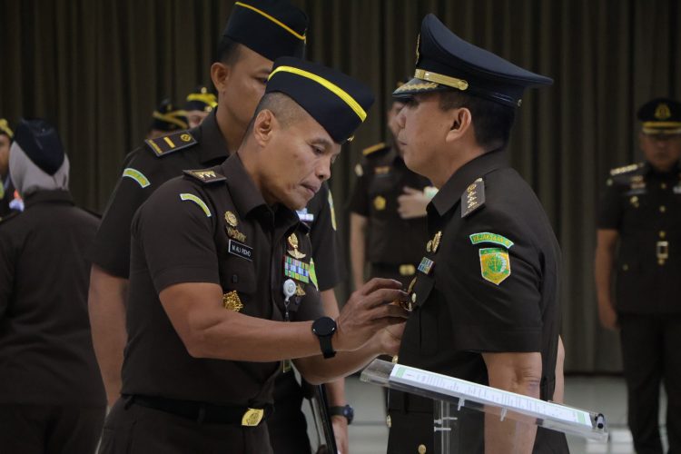 JAM-Pidmil Mayjen TNI Dr. M. Ali Ridho  Melantik Kepala Subdirektorat Koordinasi Penuntutan  Kolonel Chk Askari, S.H.