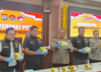 Melalui Konferensi Pers, Polda Kaltim Sampaikan Pengungkapan Kasus Narkotika dengan Amankan Sabu Seberat 9,8 Kg