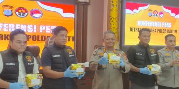 Melalui Konferensi Pers, Polda Kaltim Sampaikan Pengungkapan Kasus Narkotika dengan Amankan Sabu Seberat 9,8 Kg