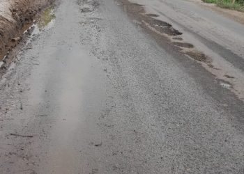 Jalan Rusak di Kelurahan Sungai Merdeka: Warga Resah, PDAM dan Perusahaan Saling Lempar Tanggung Jawab