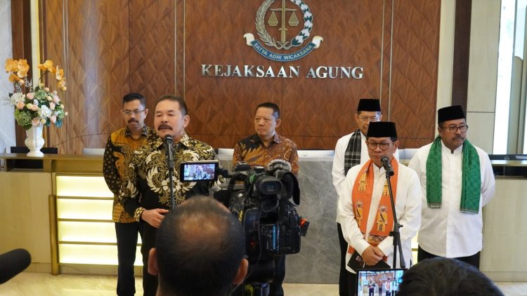 Jaksa Agung Terima Kunjungan  Gubernur dan Wakil Gubernur,  Komitmen Dampingi Pembangunan DK Jakarta  Bebas dari Pelanggaran Hukum