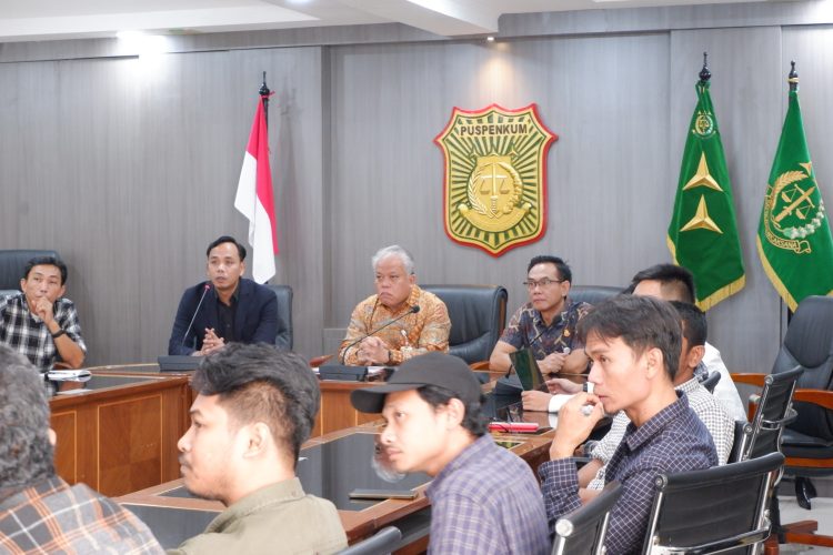 WALHI Pusat dan 17 Perwakilan di Indonesia Sambangi Kejaksaan Agung