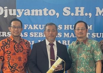 Selamat! Hakim PN Jaksel Djuyamto Raih Penghargaan Alumni Berprestasi dari UNS