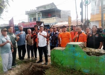 Peletakan Batu Pertama Pembangunan Tugu Selamat Datang Perbatasan Simalingkar B