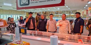 Pastikan Keamanan Bahan Pokok Jelang Lebaran, Polda Kaltim bersama DPPKUKM Kaltim Gelar Operasi Sidak Pasar