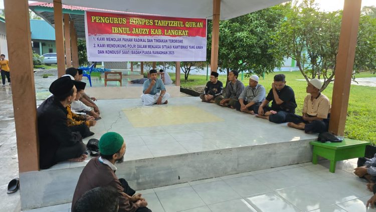 Pengurus PPTQ Ibnul Jauzi gelar Diskusi Ramadhan dan salurkan Paket Sembako