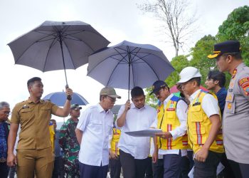 Tinjau Perbaikan Ruas Jalan Nasional Batu Jomba, Bobby Nasution Minta Jalur Aman Dilalui Pemudik