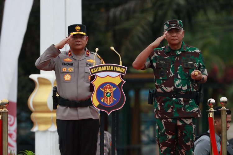 Kapolda Kaltim Pimpin Apel Gelar Pasukan Operasi Ketupat Mahakam 2025 di Balikpapan