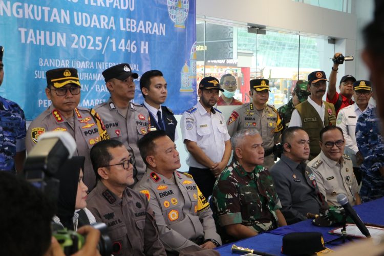 Kapolda Kaltim Tinjau Pos Terpadu di Bandara SAMS Sepinggan, Pastikan Kesiapan Konektivitas Jalur Mudik