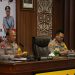 Kapolda Kaltim yang Baru Terima Laporan Kesatuan dan Tandatangani Memori Sertijab