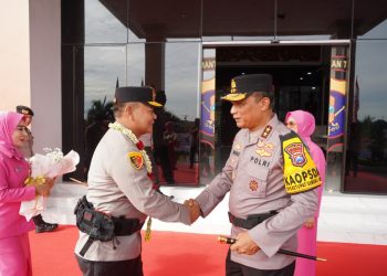 Polda Kaltim Gelar Upacara Penyambutan dan Farewell Parade Kapolda Baru