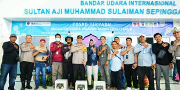 Kapolda Kaltim Berikan Tali Asih kepada Awak Media dalam Rangka Operasi Ketupat Mahakam 2025