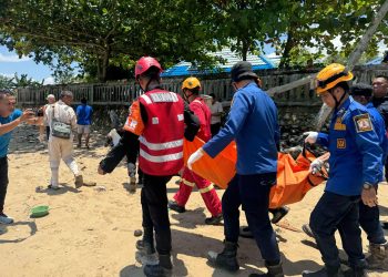Brimob Kaltim Respons Cepat, Bantu Evakuasi Jenazah di Sepinggan Raya