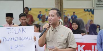 Temui Warga Rempang Yang Tolak Relokasi, Mentrans Jamin Tidak Ada Paksaan Dalam Transmigrasi Lokal