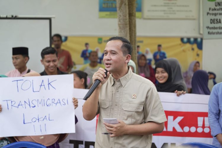 Temui Warga Rempang Yang Tolak Relokasi, Mentrans Jamin Tidak Ada Paksaan Dalam Transmigrasi Lokal