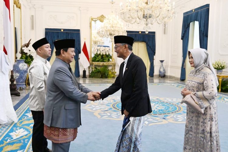 Menyambung Silaturahmi Idulfitri 1446H, Menteri PU dan Keluarga Hadiri Open House Presiden Prabowo