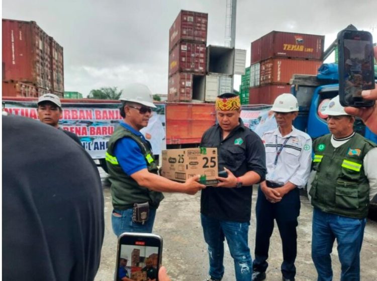 Pengusaha Berau, Ahong, Salurkan Bantuan Rp 500 Juta untuk Korban Banjir 