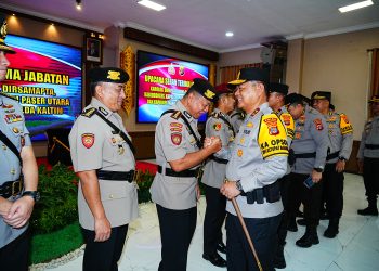 Rotasi Jabatan di Lingkungan Polda Kaltim, Kapolda Pimpin Langsung Sertijab Para Pejabat Utama dan Kapolres Jajaran