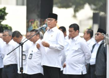 Pimpin Apel Gabungan, Mendes Yandri Ajak Pegawai Jaga Kekompakan Bangun Desa