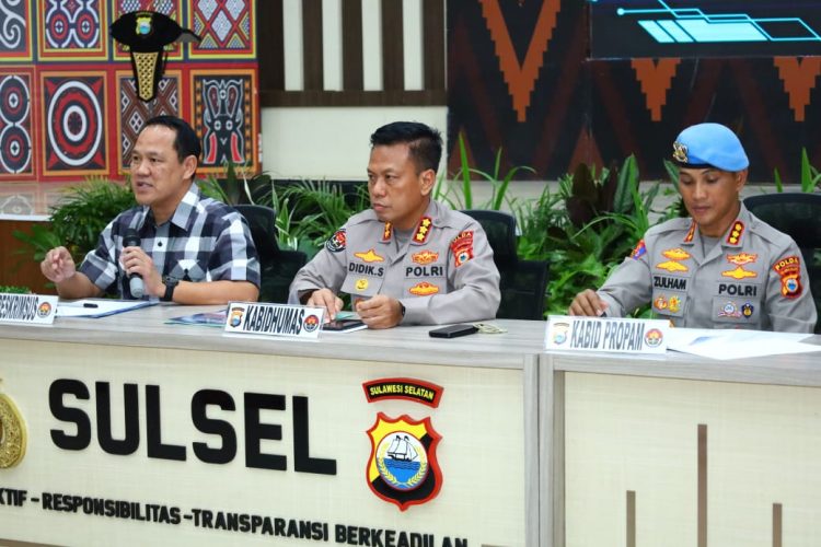 Polda Sulsel Gelar Konferensi Pers Terkait Kasus Penipuan Online, 40 Terduga Pelaku Diserahkan oleh Kodam XIV Hasanuddin