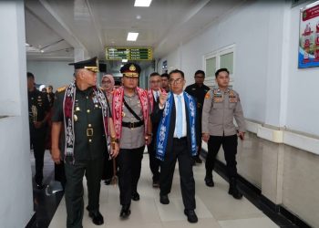 Kapolda Kaltim Dampingi Wamendagri Tinjau Pelayanan Kesehatan Gratis di RSUD dr. Kanujoso Djatiwibowo Balikpapan