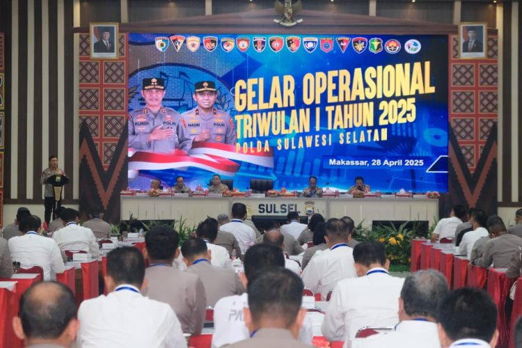 Kapolda Sulsel Pimpin Apel Gelar Operasional Triwulan I Tahun 2025 Polda Sulsel