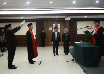 Ketika Jurnalis berkiprah sebagai Sang Pengadil.