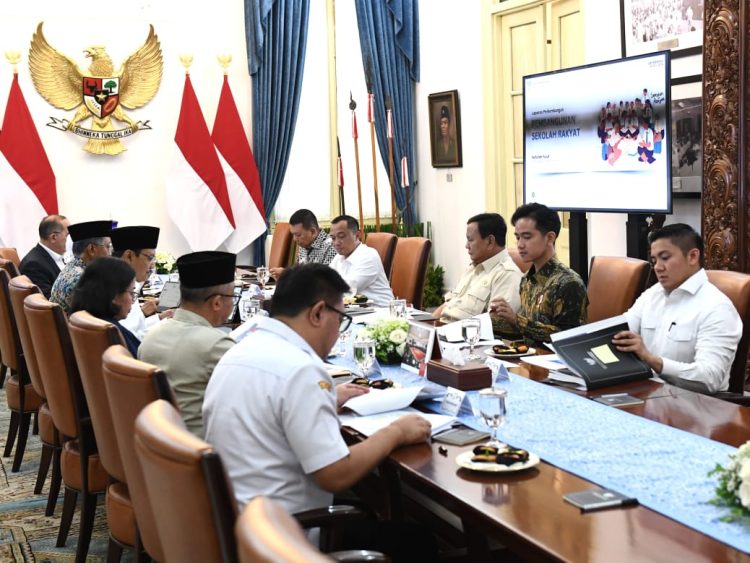 Ratas Bersama Presiden Prabowo, Menteri Dody Sampaikan Kesiapan Infrastruktur Sekolah Rakyat di 65 Lokasi