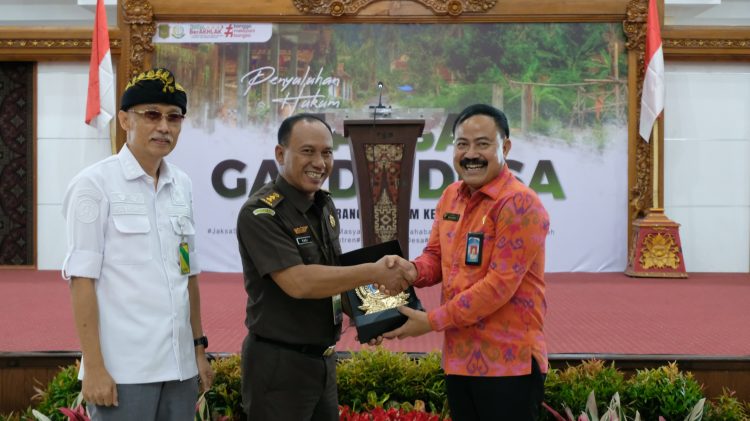 Pusat Penerangan Hukum Gelar Penyuluhan Hukum Sosialisasikan Jaga Desa di Kabupaten Karangasem