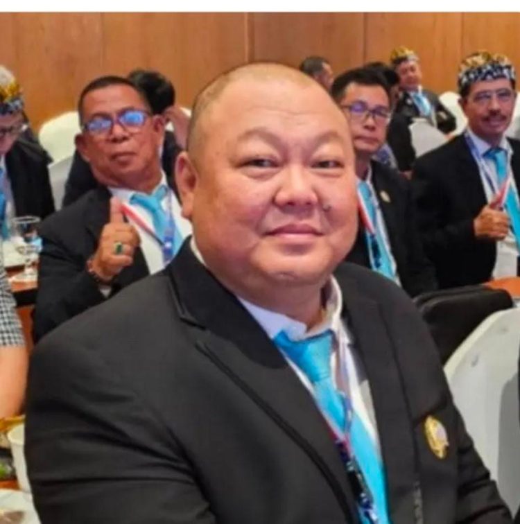 Di Tengah Badai, PT PASN Hadir: Keteladanan Sosial Ahong Bantu Korban Banjir di Berau