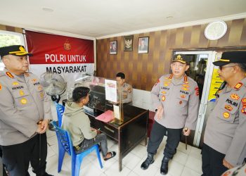 Kapolri Tinjau Polsek Samarinda Kota, Dorong Pemberantasan Premanisme dan Peningkatan Pelayanan Publik