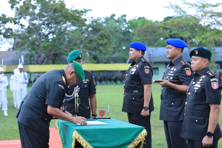 Kolonel Cpm Erwien Ferry Resmi Menjabat Sebagai Danpomdam VI/Mulawarman, Gantikan Kolonel Cpm Johny Paul Johannes