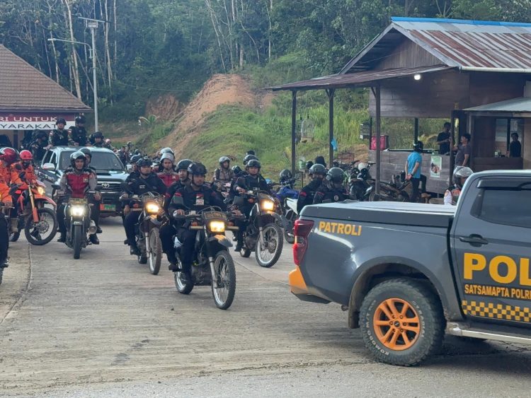 TNI-Polri Gelar Patroli Skala Besar di Mahakam Ulu, Kawal PSU Pilkada