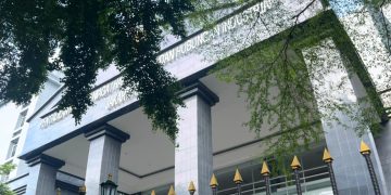 Saat Eks Lurah Kelapa Dua Jakbar Duduk di Kursi Terdakwa di Usia Senja