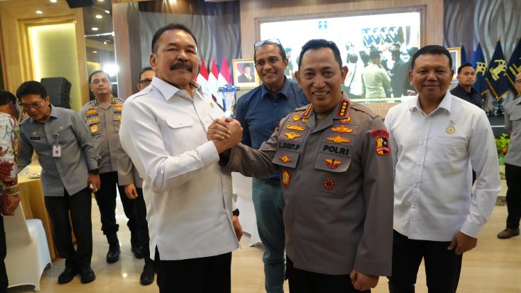 Jaksa Agung Tandatangani  Naskah DIM RUU KUHAP  Untuk Sistem Hukum Acara Pidana yang Adaptif