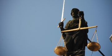 Apakah Hukum Selalu Adil? Tinjauan Perspektif Etika Normatif