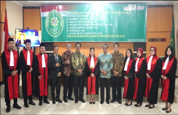 Komitmen Tujuh Hakim PN Tais Setelah Dilantik
