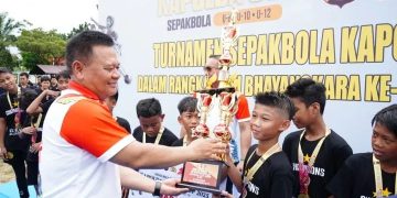 Semarak Jalan Santai Hari Bhayangkara ke-79, Kapolda Kaltim Resmikan SPPG dan Tutup Turnamen Bola Kapolda Cup 2025