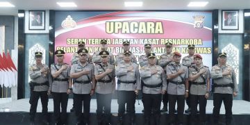 Polresta Samarinda Gelar Sertijab Kasat Resnarkoba dan Pengukuhan Kasat Binmas, Kasiwas Serta Kasi Humas