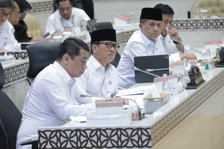 Komisi V Siap Bantu Kemendes Tingkatkan Anggaran Biayai Program Prioritas