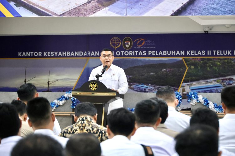 Serahkan 160 Sertipikat Tanah kepada Pemda dan Masyarakat Sulteng, Wamen Ossy Tekankan Bentuk Komitmen Negara Hadirkan Kepastian Hukum