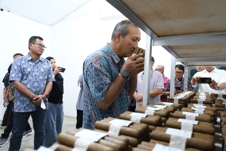 Pabrik Cerutu Tembakau Deli Diresmikan, Siap Bertarung di Pasar Global