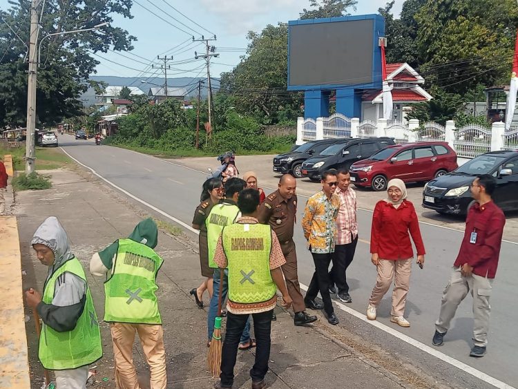 Jelang Pemberlakuan KUHP Nasional, PN Pasarwajo Tinjau Simulasi Kerja Sosial