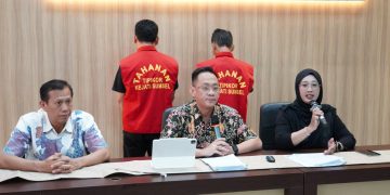 PENETAPAN TERSANGKA DUGAAN TINDAK PIDANA KORUPSI BERUPA PEMERASAN DALAM OPERASI TANGKAP TANGAN (OTT) DI KANTOR CAMAT PAGAR GUNUNG KABUPATEN LAHAT