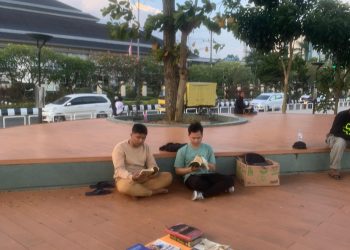 PKBM Chandradimuka Gelar Kegiatan Peningkatan Literasi di Teras Samarinda: Simbol Keterbukaan, Kebersamaan, dan Semangat Belajar di Ruang Publik