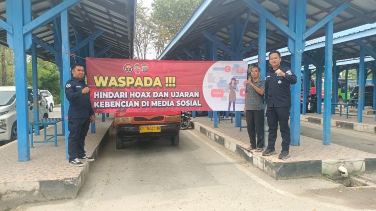 Polda Kaltim Gencarkan Kampanye Kamtibmas di Wilayah Balikpapan Utara Lewat Pemasangan Spanduk dan Stiker Edukatif