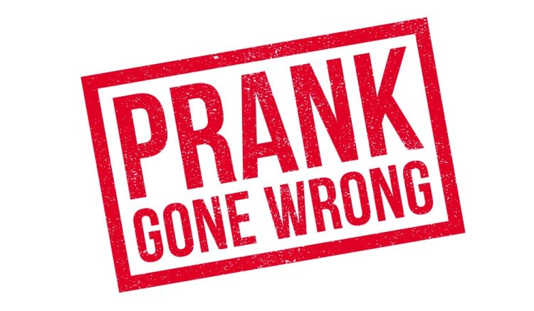 Konten Prank dan Jeruji Besi: Lawakan yang Kebablasan