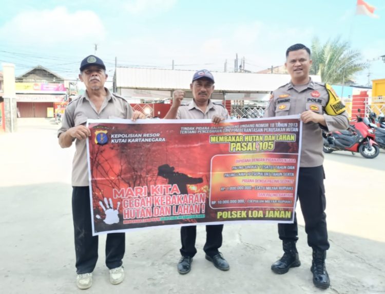 Antisipasi Karhutla, Bhabinkamtibmas Loa Janan Ulu Beri Himbauan Guna Tingkatkan Kewaspadaan pada Musim Kemarau